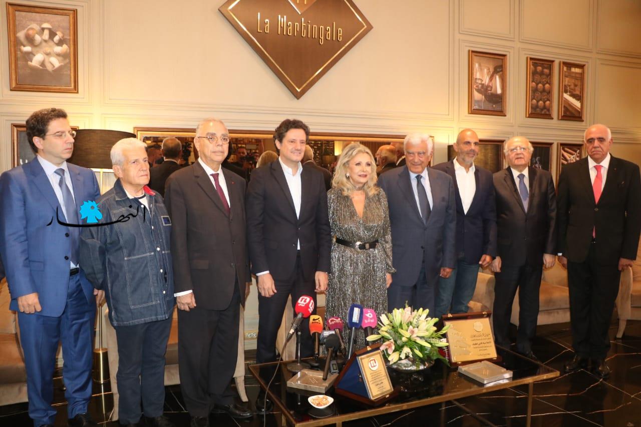 كابي لطيف مكرمة في كازينو لبنان... حملت وطن الأرز إلى كل بيت عربي (صور)